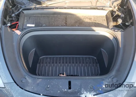 2023 Tesla Model Y из США, поврежденный, VIN 7SAYGAEE8PF942790